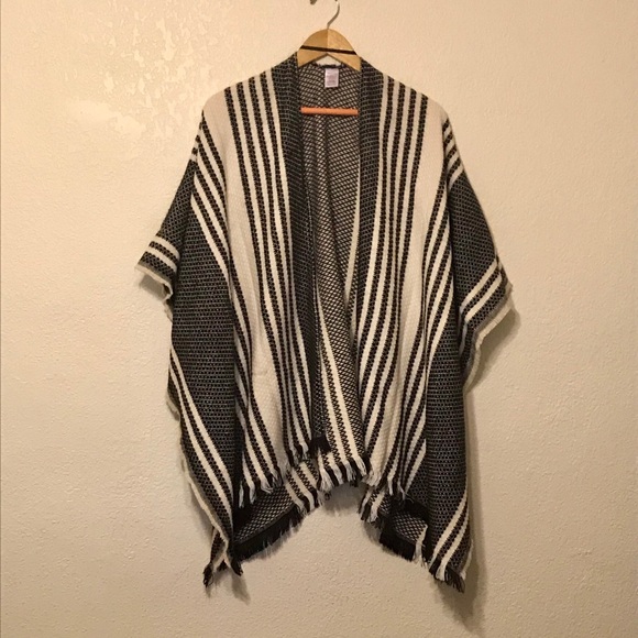 Sweaters - Black & White Knitted Wrap/Poncho, OS